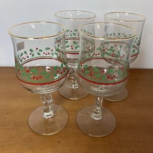 Arby’s Vintage Christmas Holly Berry Wine Glasses Libbey’s 4 Bow Stem Goblets